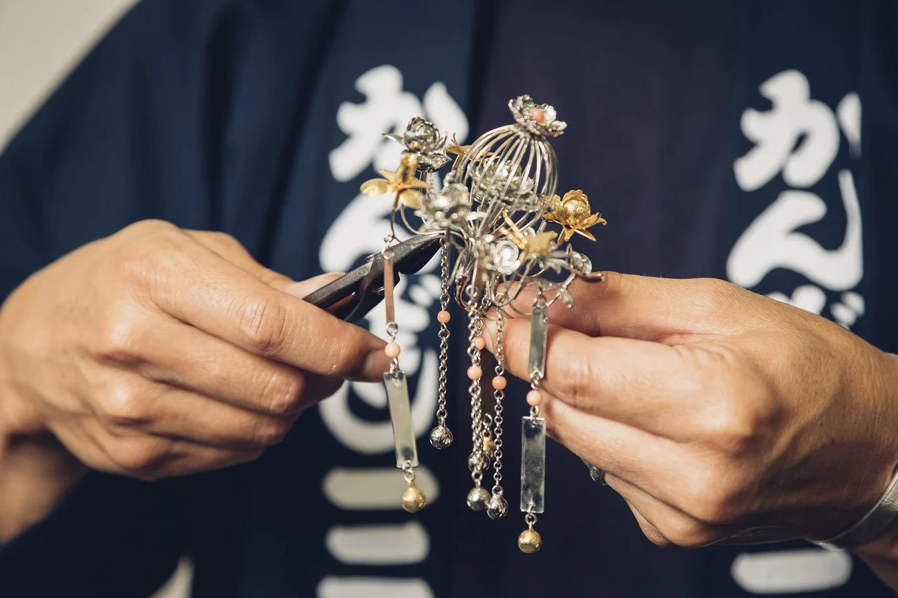 Traditional Kanzashi Hairpin Craft Workshop with Local Artisan